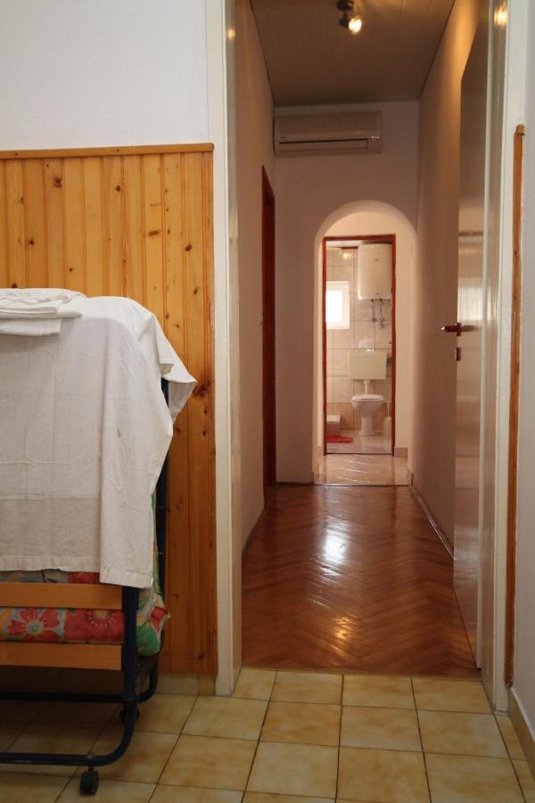 Apartments By The Sea Kustici, Pag - 6335 Zubovići Exterior foto