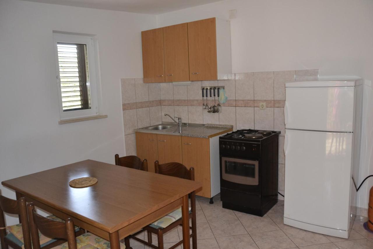 Apartments By The Sea Kustici, Pag - 6335 Zubovići Exterior foto