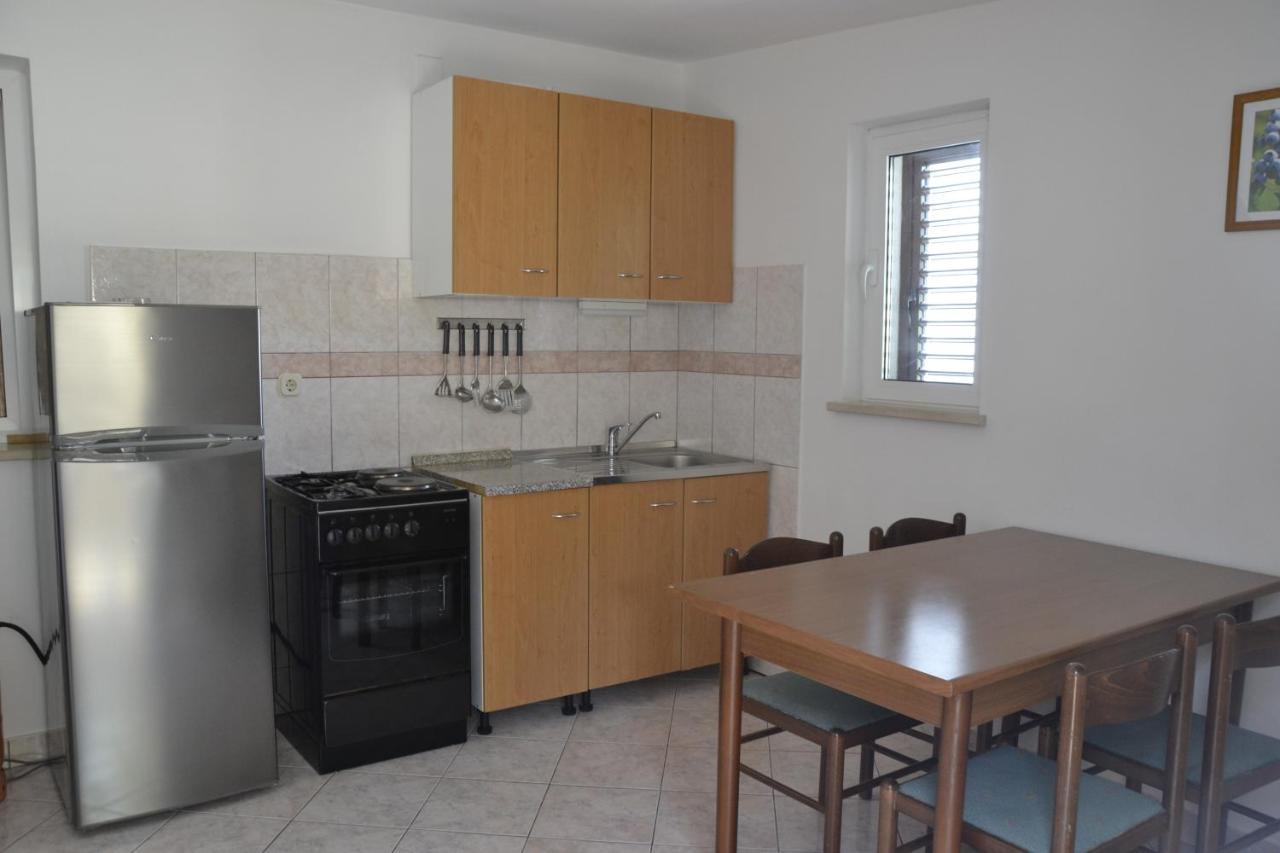 Apartments By The Sea Kustici, Pag - 6335 Zubovići Exterior foto
