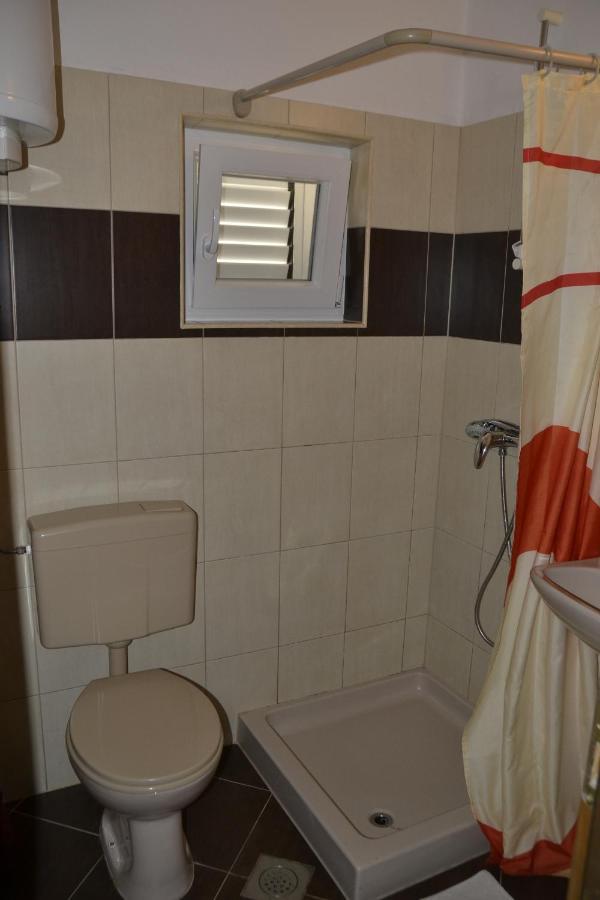 Apartments By The Sea Kustici, Pag - 6335 Zubovići Exterior foto